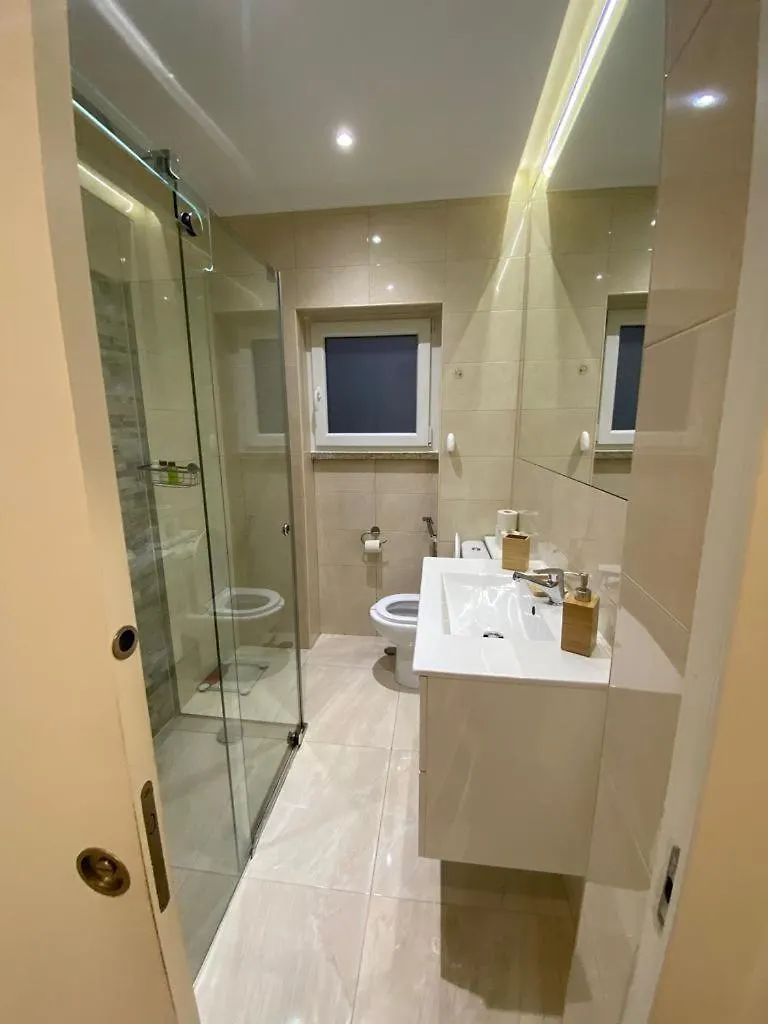 White House Apartment Queluz 0*,